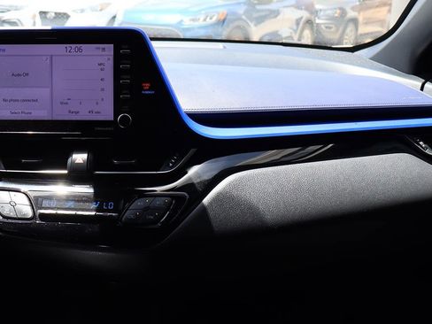 Used 2020 Toyota C-HR XLE FWD image 44