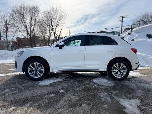 Used 2025 Audi Q3 2.0T Premium image 3