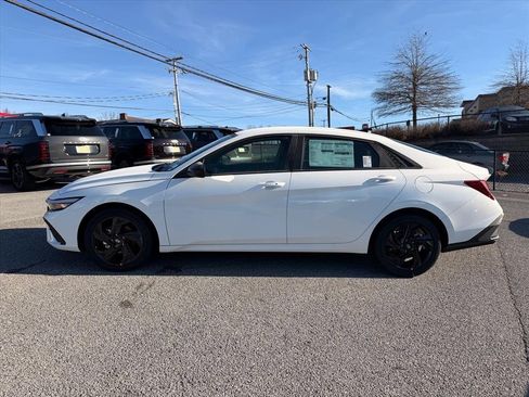 New 2026 Hyundai Elantra Sport image 4