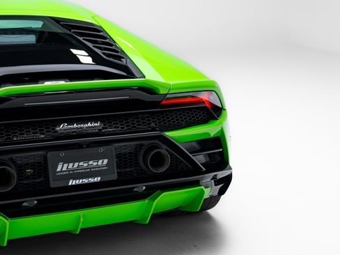 Used 2022 Lamborghini Huracan EVO RWD image 31