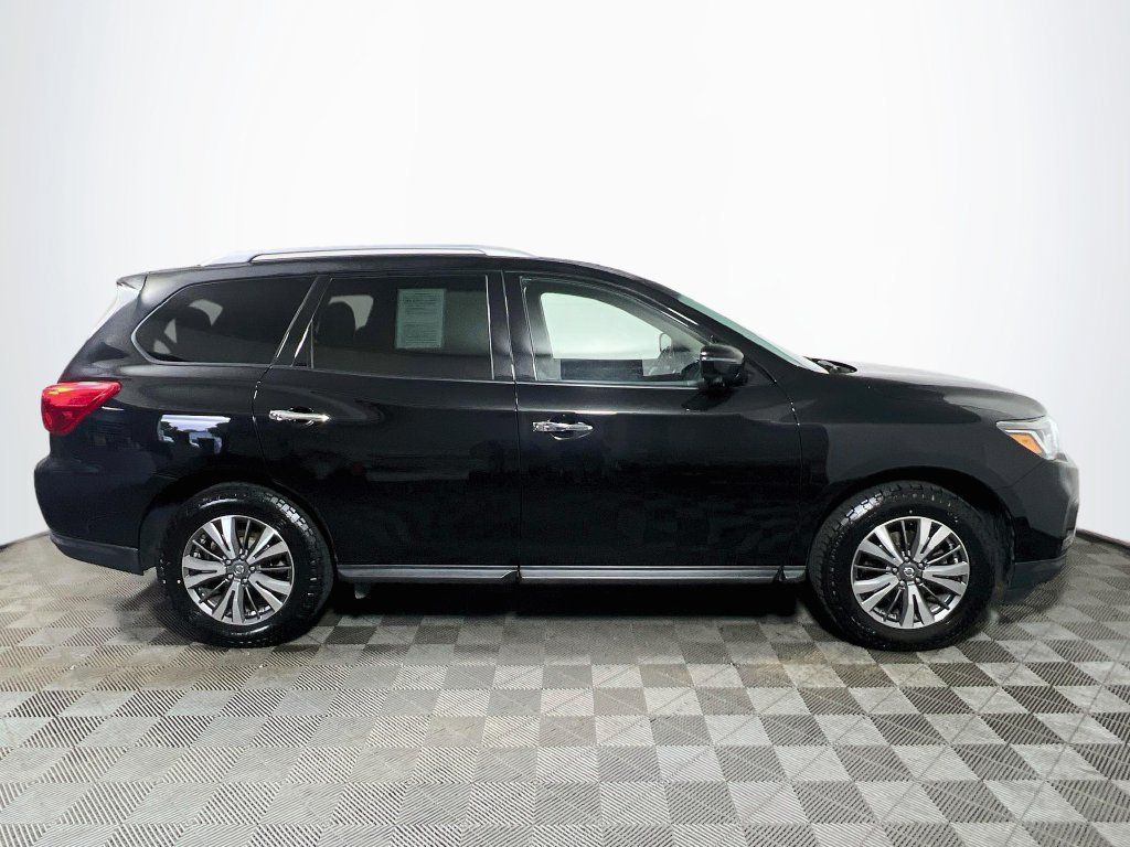 Used 2019 Nissan Pathfinder SL AWD/4WD image 8