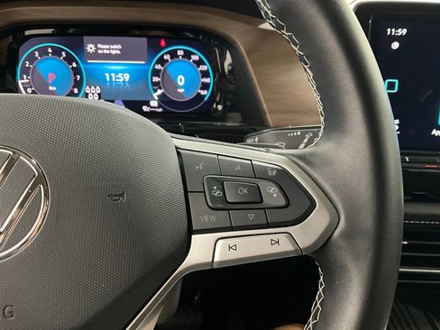 Used 2025 Volkswagen Atlas SE image 15