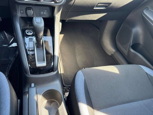 Used 2025 Nissan Versa SV FWD image 35