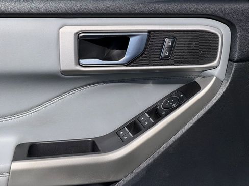 Certified 2022 Ford Explorer XLT w/ Equipment Group 202A image 17