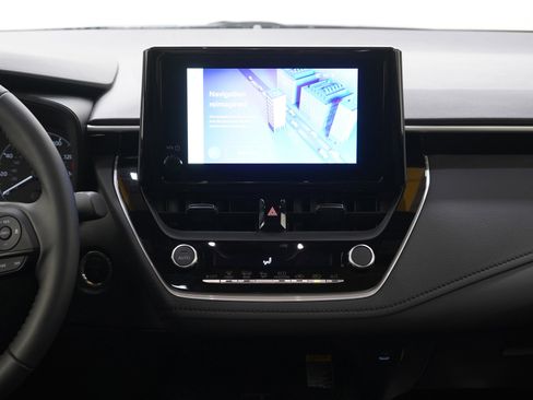 Used 2024 Toyota Corolla SE w/ SE Package image 15