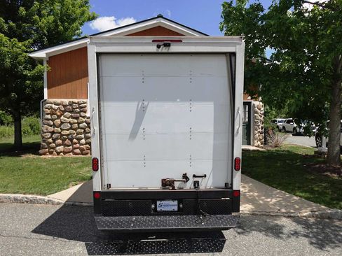 Used 2022 Ford Transit 350 DRW RWD image 6