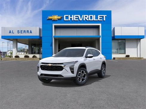 New 2026 Chevrolet Trax LT w/ Driver Confidence Package FWD image 8