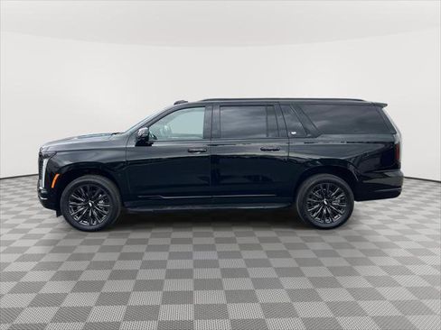 Used 2025 Cadillac Escalade ESV Sport w/ LPO, ONYX Package AWD/4WD image 4