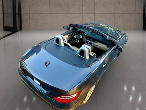 Used 2015 Mercedes-Benz SLK 250 image 31