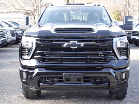 Used 2024 Chevrolet Silverado 2500 LT w/ Midnight Edition image 6