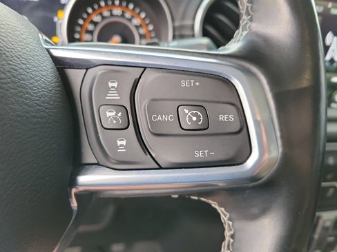 Used 2021 Jeep Wrangler Unlimited Sahara image 22