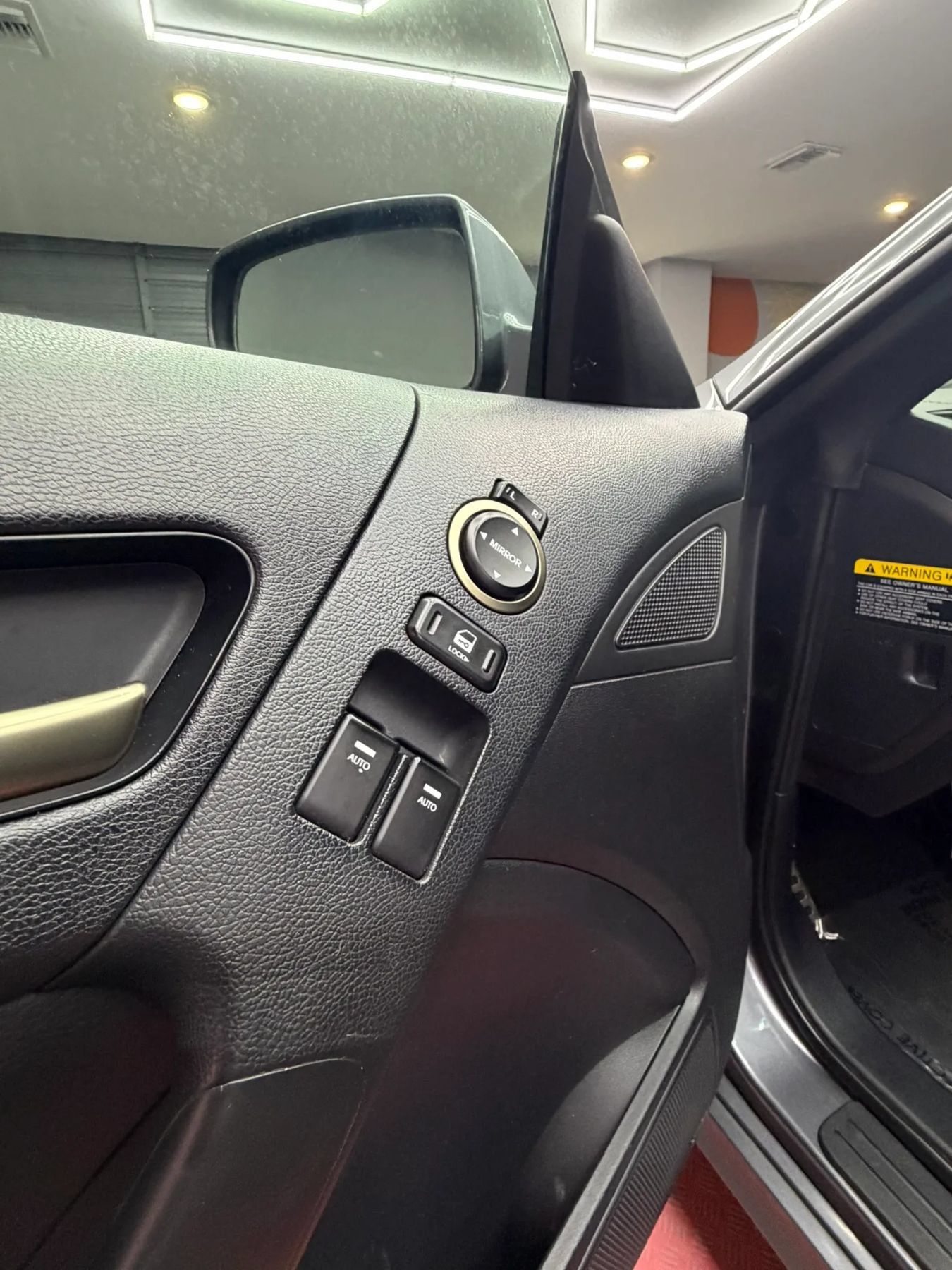 Used 2015 Hyundai Genesis 3.8 RWD image 10