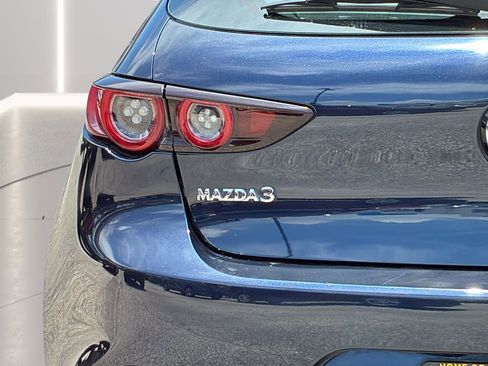 Used 2019 MAZDA MAZDA3 Hatchback FWD image 26