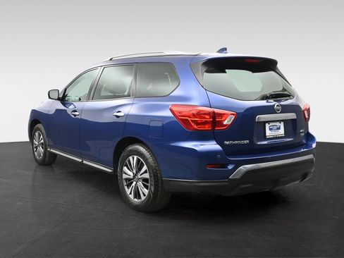 Used 2020 Nissan Pathfinder SV AWD/4WD image 2