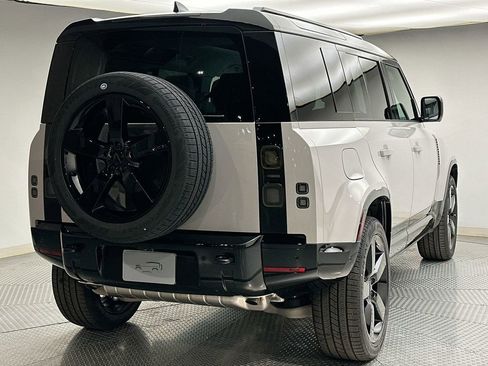 New 2026 Land Rover Defender 110 X-Dynamic SE AWD/4WD image 11