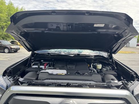 New 2026 Toyota Tundra Limited AWD/4WD image 37