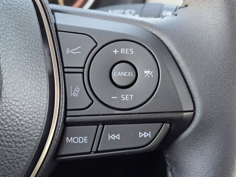 Used 2025 Toyota RAV4 XLE Premium image 50