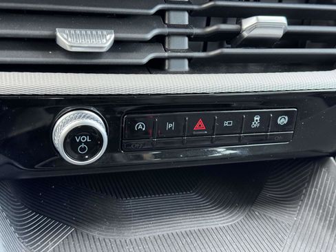 Used 2025 Ford Explorer Active image 28