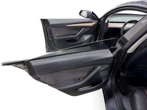 Certified 2022 Tesla Model 3 Long Range AWD/4WD image 10