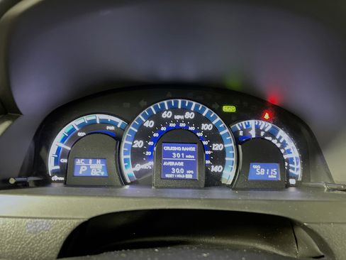 Used 2014 Toyota Camry XLE w/ Leather Package FWD image 21