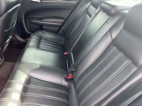 Used 2018 Chrysler 300 S image 10