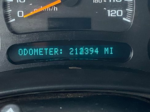 Used 2005 Chevrolet Tahoe LT w/ LT Preferred Equipment Group image 11