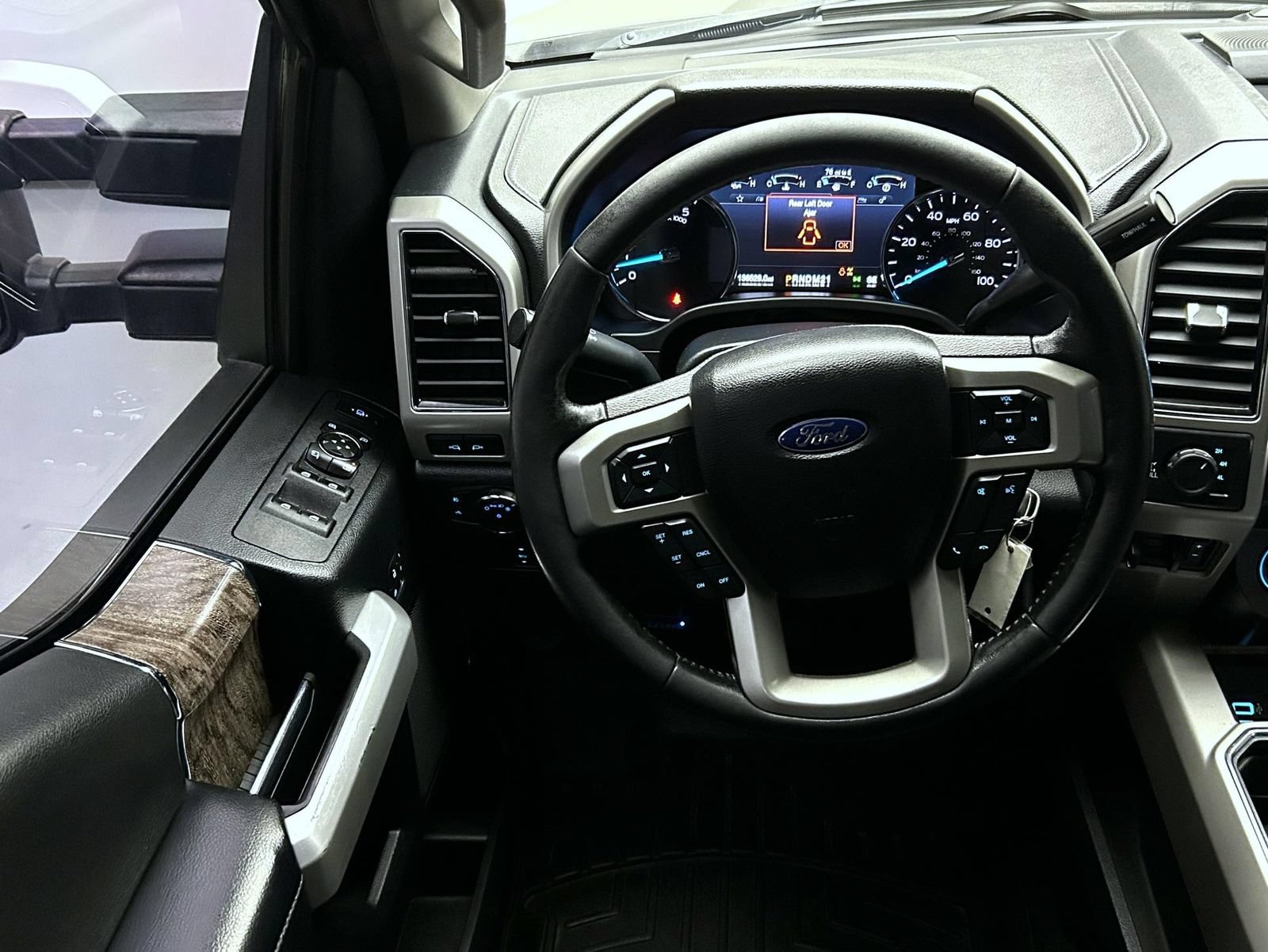 Used 2019 Ford F250 Lariat w/ Lariat Value Package AWD/4WD image 12