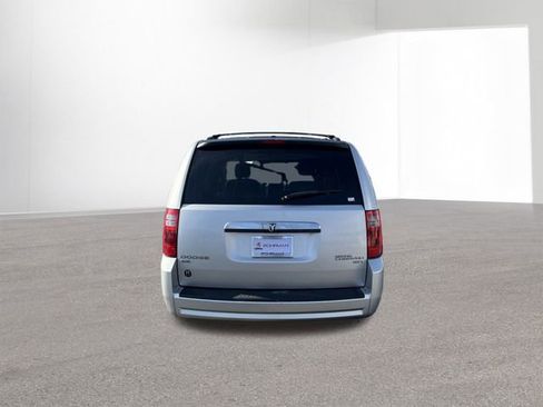 Used 2009 Dodge Grand Caravan SXT image 6