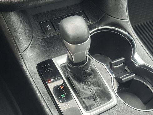 Used 2019 Toyota Highlander SE image 22