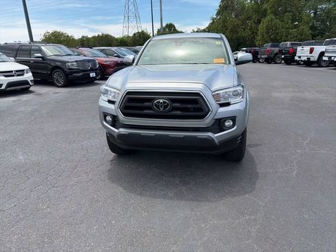 Used 2023 Toyota Tacoma SR5 w/ Technology Package AWD/4WD image 17