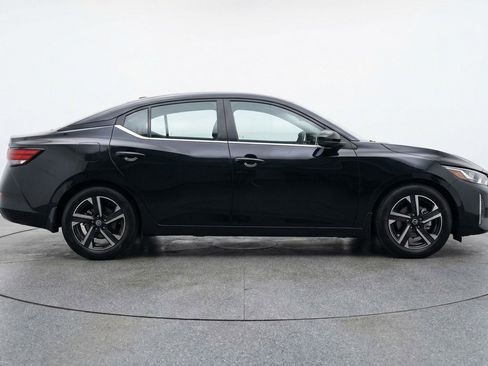 Used 2025 Nissan Sentra SV image 11