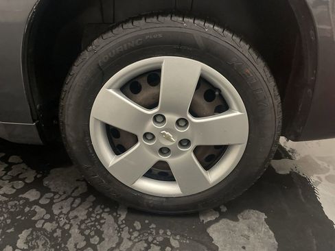 Used 2011 Chevrolet HHR LS image 22