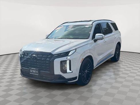 Certified 2025 Hyundai Palisade Calligraphy AWD/4WD image 3