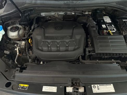 Used 2020 Volkswagen Tiguan SE w/ Panoramic Sunroof Package FWD image 5