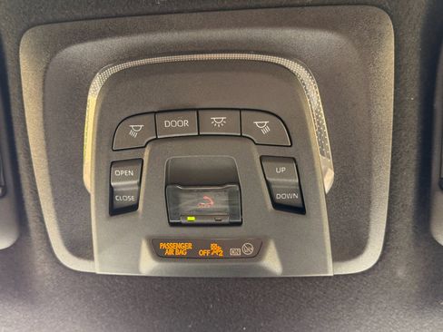 Used 2024 Toyota Corolla SE w/ SE Premium Package FWD image 14