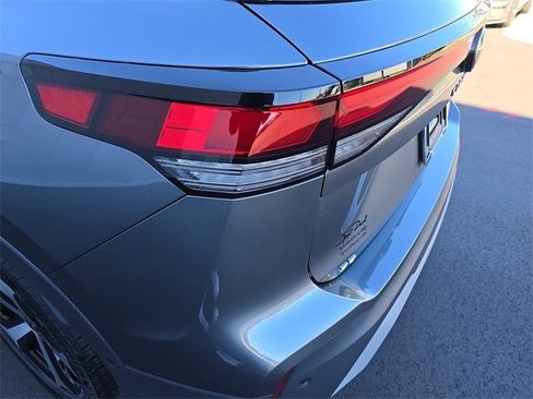 New 2026 Volkswagen Tiguan SE image 26