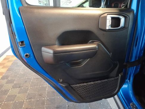 Used 2021 Jeep Gladiator Rubicon image 15