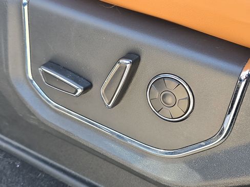 Used 2024 Ford Expedition Max Platinum image 12