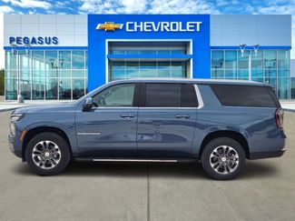 New 2026 Chevrolet Suburban LT w/ Comfort Package RWD video 3