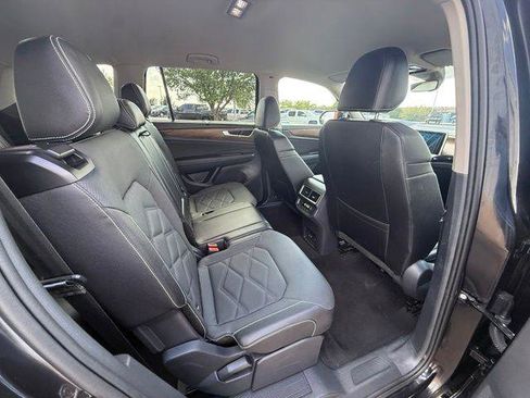 Used 2025 Volkswagen Atlas SE AWD/4WD image 5