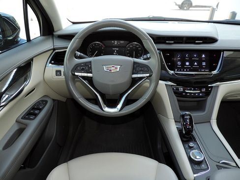 Used 2020 Cadillac XT6 Premium Luxury FWD image 20