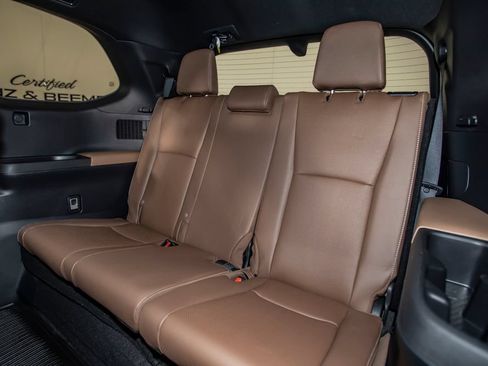 Used 2025 Toyota Grand Highlander AWD Hybrid image 16