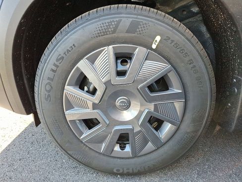 New 2026 Nissan Kicks S image 4