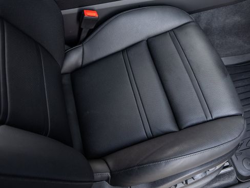 Used 2025 Porsche Cayenne Coupe image 42