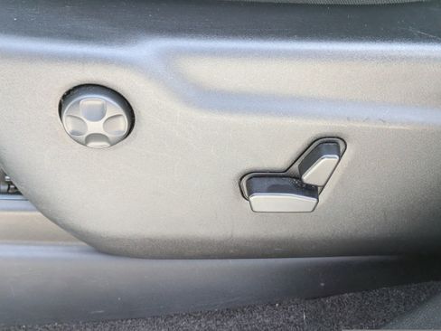 Used 2018 Jeep Grand Cherokee Laredo image 20