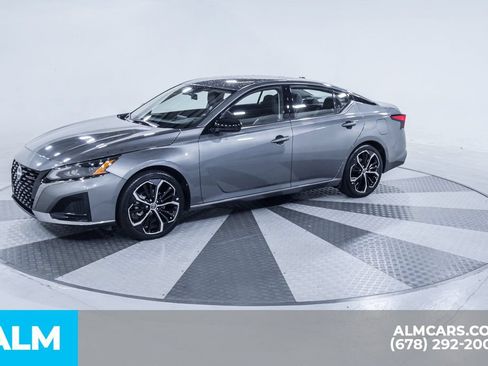 Used 2025 Nissan Altima 2.5 SR FWD image 8