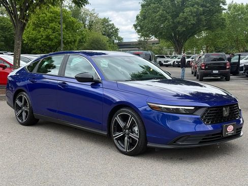 Used 2023 Honda Accord Sport image 4