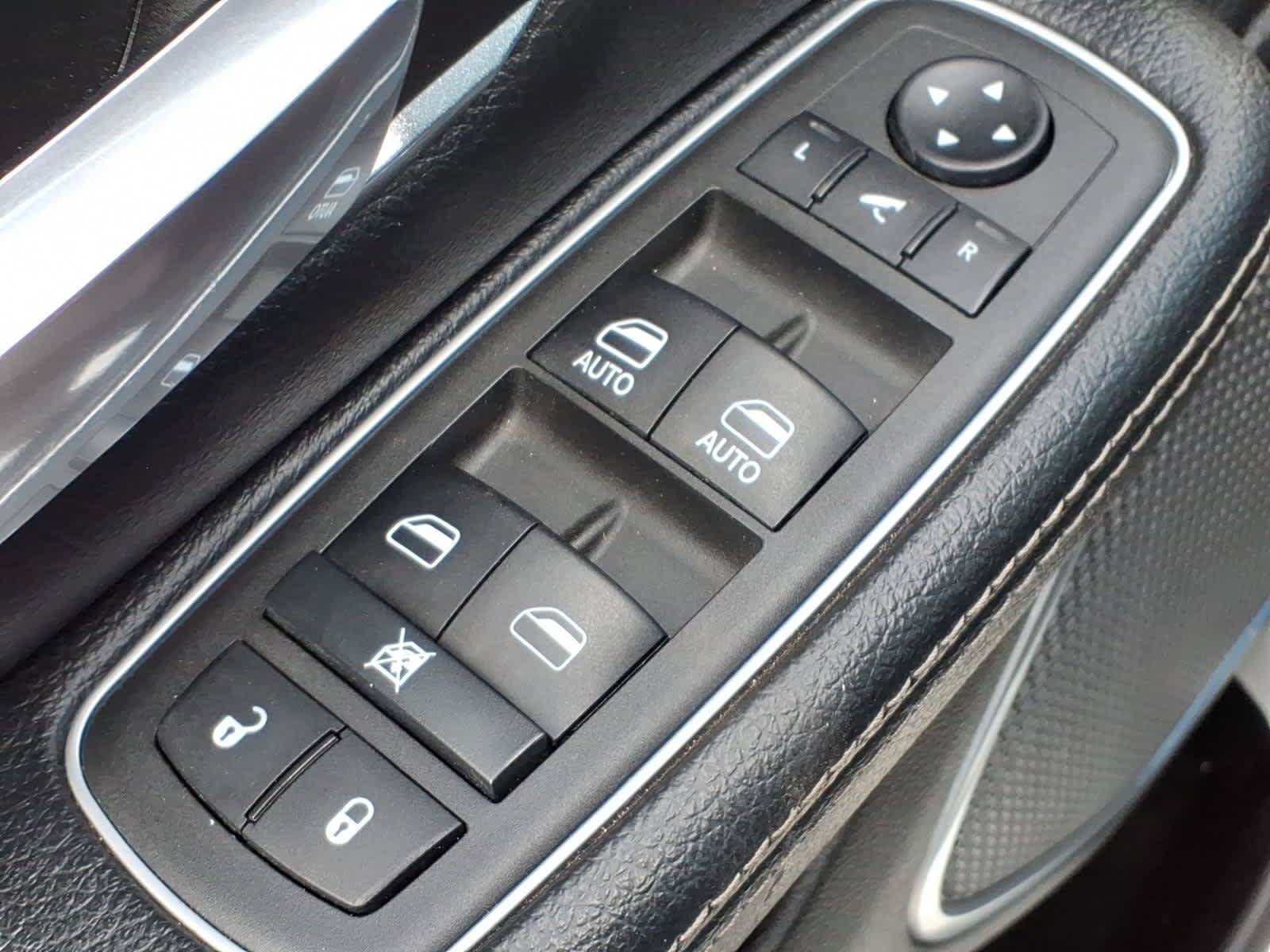 Used 2021 RAM 1500 Laramie w/ Sport Appearance Package AWD/4WD image 29