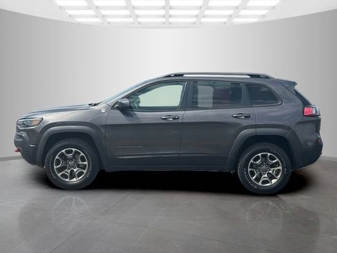 Used 2020 Jeep Cherokee Trailhawk w/ Cold Weather Group AWD/4WD image 3