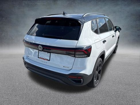 New 2026 Volkswagen Taos SE AWD/4WD image 5